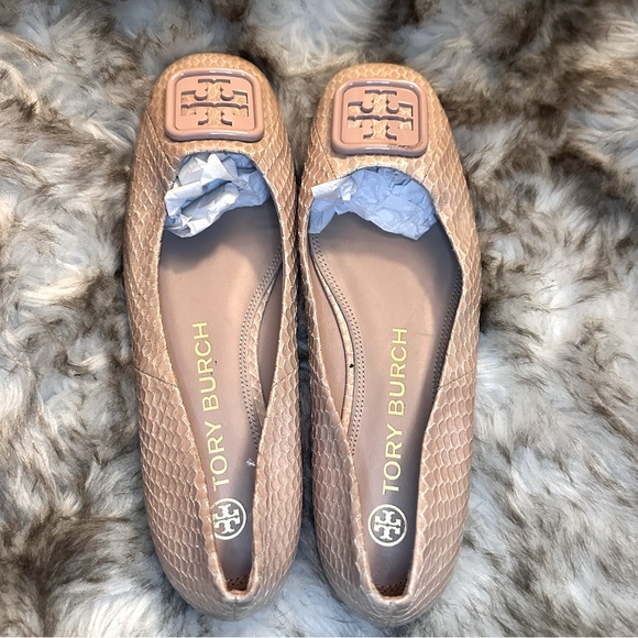 🌟 Tory Burch Flats -size: 7.5 - Elevate Your Style! 🌟 - Picture 1 of 5